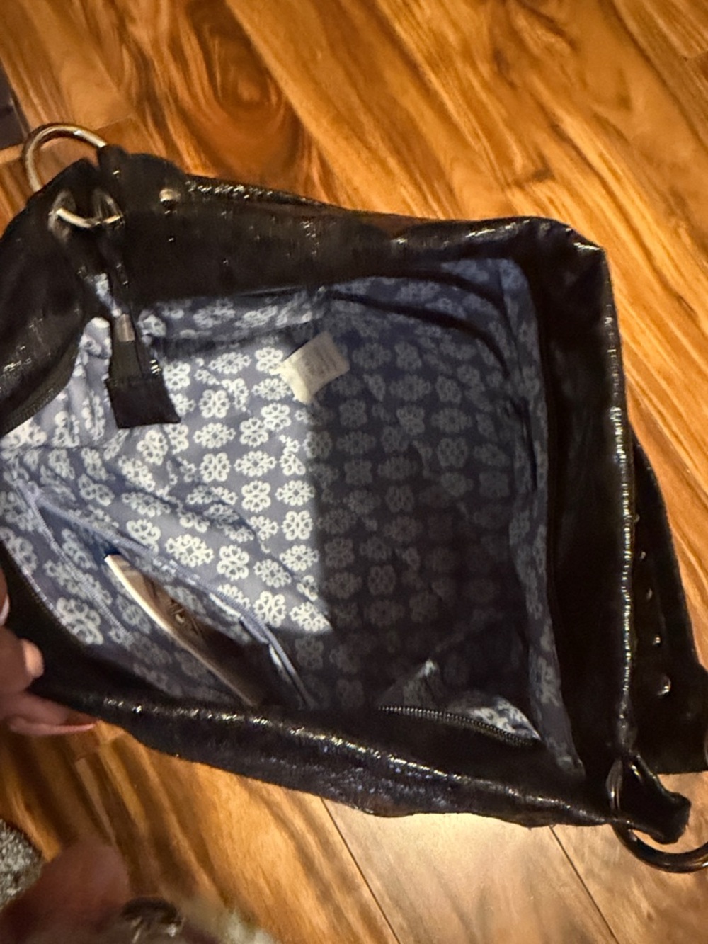 Kathy Van Zeeland Black Pleated Shoulder Bag with Silver Crest - Picture 4 of 7